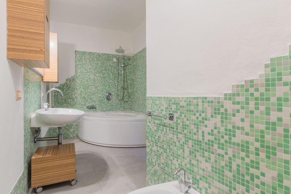 San Bartolomeo Loft Guest House Plasencia Exterior foto